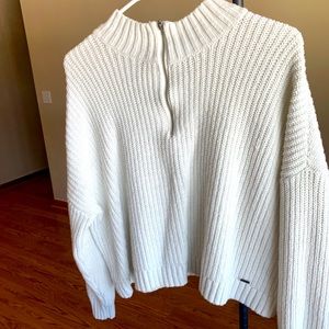 American Eagle whit sweater